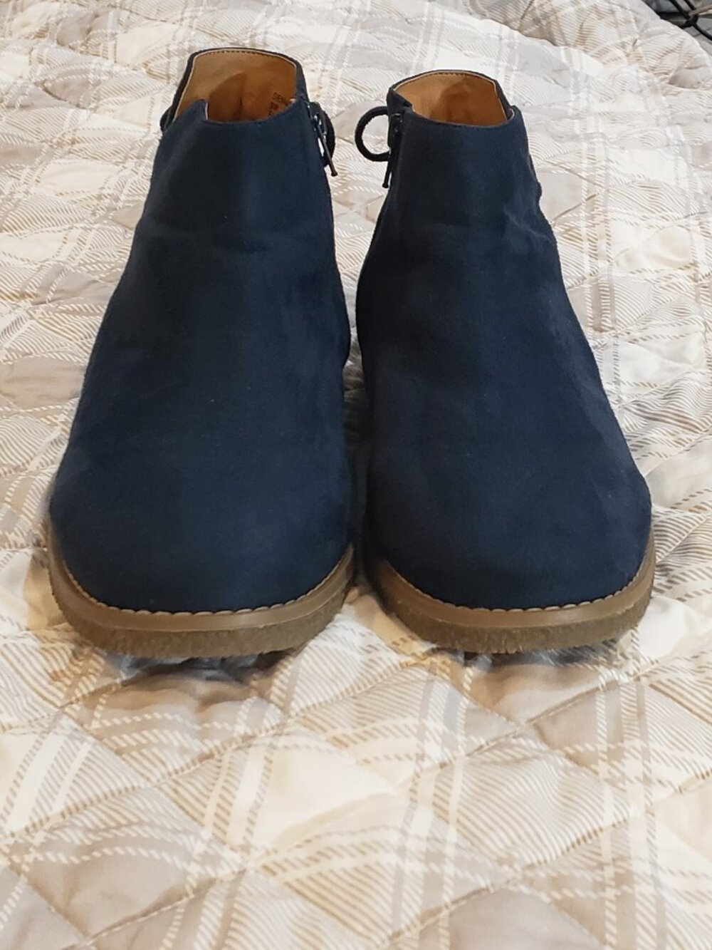 Comfortview Women's Sienna navy blue floral Booties size 9W